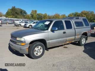 ✅ 2001 Chevrolet Silverado 1500 LS • VIN: 2GCEK19TX11120011 • Lot: 43585666. Wystawiony na IAAI z przebiegiem 249 637 mil. Bezpłatny archiwum sprzedaży aukcyjnych z USA i szczegółowy raport historii pojazdu na DreamBid. Zdjęcie 2.