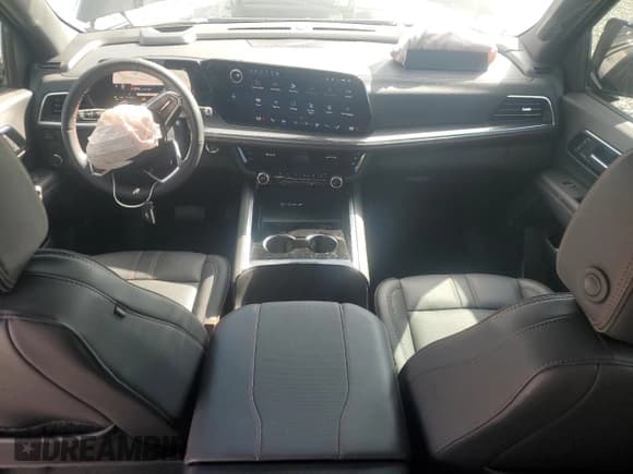 ✅ 2025 Chevrolet Tahoe RST • VIN: 1GNS6RRL6SR145851 • Лот: 82647005. Опубликован ранее на Copart с пробегом 10 784 миль. Бесплатный доступ к архиву аукционных продаж из США и подробный отчёт об истории автомобиля на DreamBid. Изображение 8.