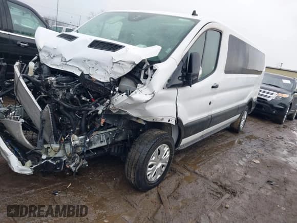 ✅ 2024 Ford Transit Passenger XL • VIN: 1FBAX2YG9RKA12439 • Lot: 41673862. Wystawiony na IAAI z przebiegiem Nie podano. Bezpłatny archiwum sprzedaży aukcyjnych z USA i szczegółowy raport historii pojazdu na DreamBid. Zdjęcie 2.