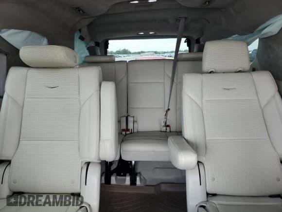 ✅ 2023 Cadillac Escalade ESV 4WD Sport Platinum • VIN: 1GYS4RKLXPR142901 • Лот: 64046195. Опубликован ранее на Copart с пробегом 25 367 миль. Бесплатный доступ к архиву аукционных продаж из США и подробный отчёт об истории автомобиля на DreamBid. Изображение 10.