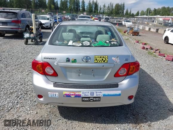 ✅ 2010 Toyota Corolla • VIN: JTDBU4EEXAJ074353 • Lot: 42388624. Listed on IAAI with 198,270 mi. Free auction sales archive from the USA and detailed vehicle history report at DreamBid. Image 16.