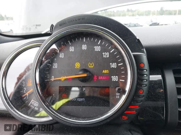 ✅ 2015 MINI Hardtop 4 Door S • VIN: WMWXU3C50F2B66317 • Lot: 43038658. Wystawiony na IAAI z przebiegiem 61 128 mil. Bezpłatny archiwum sprzedaży aukcyjnych z USA i szczegółowy raport historii pojazdu na DreamBid. Zdjęcie 7.