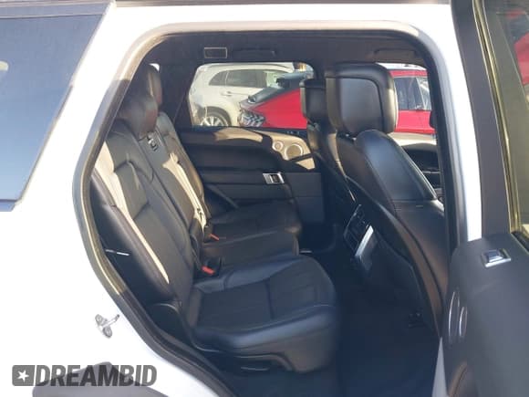 ✅ 2018 Land Rover Range Rover Sport HSE • VIN: SALWR2RVXJA411789 • Lot: 43391038. Listed on IAAI with 80,451 mi. Free auction sales archive from the USA and detailed vehicle history report at DreamBid. Image 8.