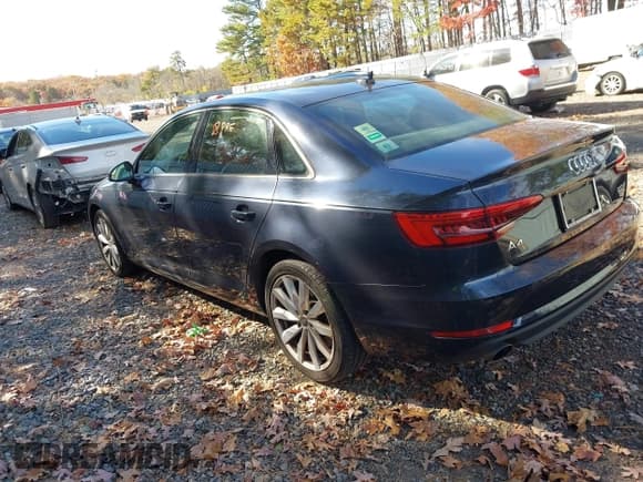 ✅ 2017 Audi A4 Premium • VIN: WAUANAF41HN046096 • Lot: 43592316. Wystawiony na IAAI z przebiegiem 76 643 mil. Bezpłatny archiwum sprzedaży aukcyjnych z USA i szczegółowy raport historii pojazdu na DreamBid. Zdjęcie 3.