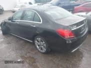 ✅ 2021 Mercedes-Benz C 300 • VIN: W1KWF8EB9MR609337 • Lot: 42653947. Wystawiony na IAAI z przebiegiem 32 375 mil. Bezpłatny archiwum sprzedaży aukcyjnych z USA i szczegółowy raport historii pojazdu na DreamBid. Zdjęcie 3.