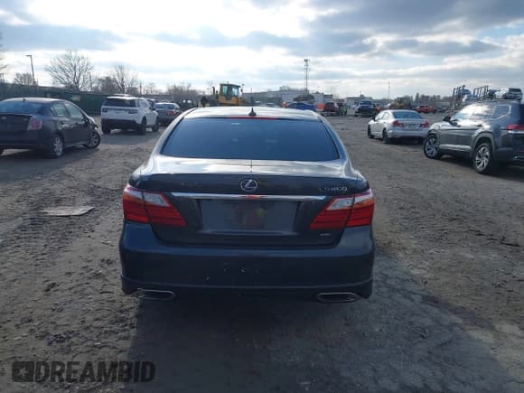 ✅ 2011 Lexus LS 460 • VIN: JTHCL5EF8B5012027 • Lot: 43864785. Wystawiony na IAAI z przebiegiem 175 799 mil. Bezpłatny archiwum sprzedaży aukcyjnych z USA i szczegółowy raport historii pojazdu na DreamBid. Zdjęcie 16.