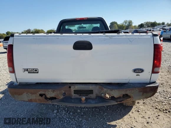 ✅ 2004 Ford F-150 XL • VIN: 2FTRF17264CA79126 • Lot: 84923075. Wystawiony na Copart z przebiegiem Nie podano. Bezpłatny archiwum sprzedaży aukcyjnych z USA i szczegółowy raport historii pojazdu na DreamBid. Zdjęcie 6.