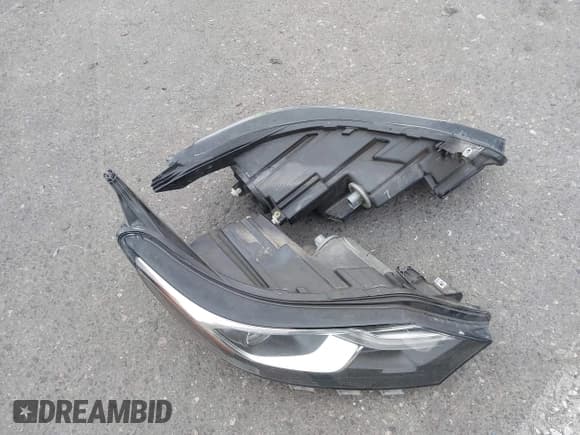 ✅ 2018 Chevrolet Equinox LT • VIN: 2GNAXJEV2J6277033 • Lot: 43378314. Listed on IAAI with 101,324 mi. Free auction sales archive from the USA and detailed vehicle history report at DreamBid. Image 12.