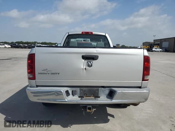 ✅ 2006 Dodge 2500 ST • VIN: 3D7KR26C76G180602 • Лот: 63698094. Опубликован ранее на Copart с пробегом Не указан. Бесплатный доступ к архиву аукционных продаж из США и подробный отчёт об истории автомобиля на DreamBid. Изображение 6.