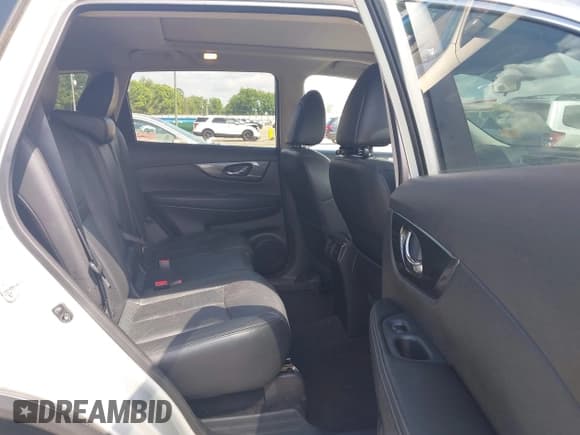 ✅ 2015 Nissan Rogue SV • VIN: 5N1AT2MT5FC788014 • Лот: 42541576. Опубликован ранее на IAAI с пробегом 121 398 миль. Бесплатный доступ к архиву аукционных продаж из США и подробный отчёт об истории автомобиля на DreamBid. Изображение 8.