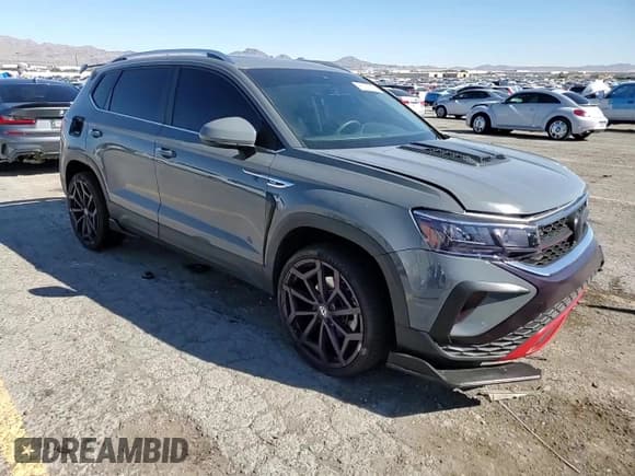 ✅ 2022 Volkswagen Taos SE • VIN: 3VVLX7B24NM097435 • Lot: 87053745. Wystawiony na Copart z przebiegiem 27 062 mil. Bezpłatny archiwum sprzedaży aukcyjnych z USA i szczegółowy raport historii pojazdu na DreamBid. Zdjęcie 14.