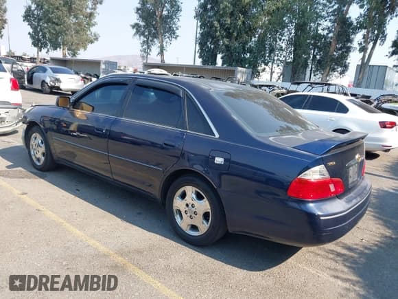 ✅ 2004 Toyota Avalon XL • VIN: 4T1BF28B54U356432 • Лот: 42896188. Опубликован ранее на IAAI с пробегом 170 329 миль. Бесплатный доступ к архиву аукционных продаж из США и подробный отчёт об истории автомобиля на DreamBid. Изображение 3.