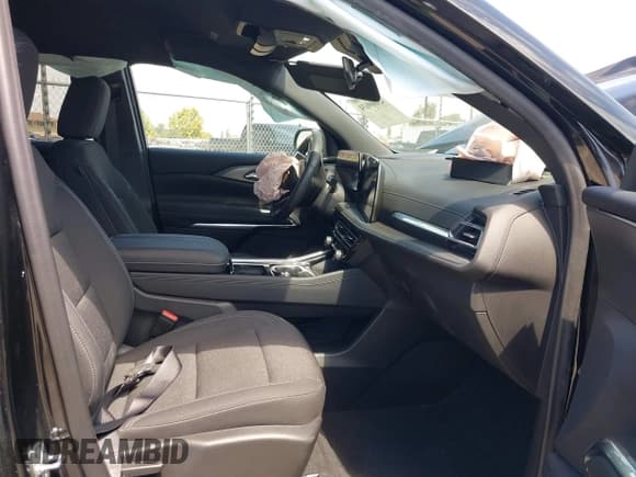 ✅ 2024 Chevrolet Traverse FWD LS • VIN: 1GNEREKS1RJ189568 • Lot: 43009634. Wystawiony na IAAI z przebiegiem 3 672 mil. Bezpłatny archiwum sprzedaży aukcyjnych z USA i szczegółowy raport historii pojazdu na DreamBid. Zdjęcie 5.