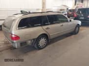 ✅ 1998 Mercedes-Benz E 320 • VIN: WDBJH82F1WX012234 • Lot: 41414457. Listed on IAAI with 258,923 mi. Free auction sales archive from the USA and detailed vehicle history report at DreamBid. Image 4.