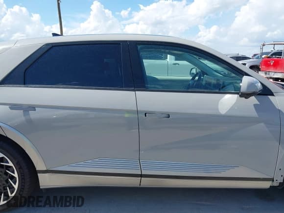 ✅ 2023 Hyundai Ioniq 5 Limited • VIN: KM8KRDAF9PU229655 • Lot: 42949861. Listed on IAAI with 3,318 mi. Free auction sales archive from the USA and detailed vehicle history report at DreamBid. Image 14.