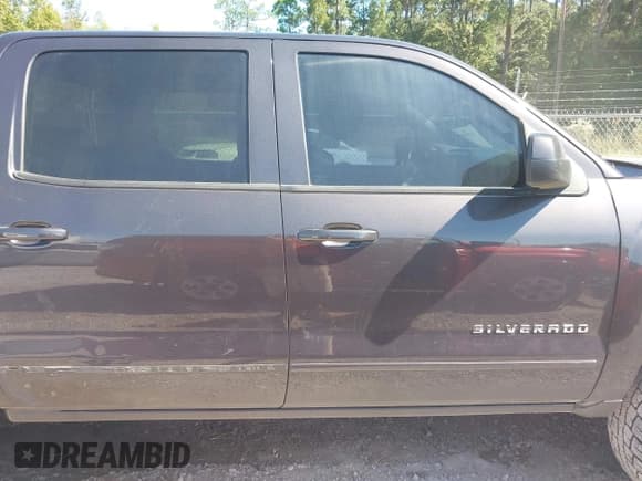 ✅ 2015 Chevrolet Silverado 1500 LT • VIN: 3GCUKREC1FG159701 • Lot: 43418125. Wystawiony na IAAI z przebiegiem 207 149 mil. Bezpłatny archiwum sprzedaży aukcyjnych z USA i szczegółowy raport historii pojazdu na DreamBid. Zdjęcie 13.