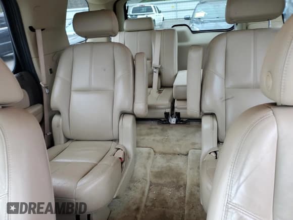 ✅ 2007 GMC Yukon Denali • VIN: 1GKFK63877J267461 • Lot: 90295675. Wystawiony na Copart z przebiegiem 195 611 mil. Bezpłatny archiwum sprzedaży aukcyjnych z USA i szczegółowy raport historii pojazdu na DreamBid. Zdjęcie 10.