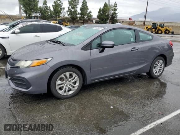✅ 2015 Honda Civic LX • VIN: 2HGFG3B56FH521780 • Lot: 86528575. Listed on Copart with 93,902 mi. Free auction sales archive from the USA and detailed vehicle history report at DreamBid. Image 1.