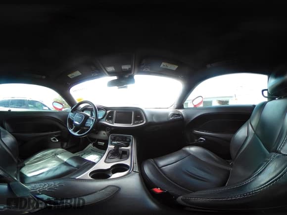 ✅ 2020 Dodge Challenger SXT • VIN: 2C3CDZAG1LH191899 • Lot: 42801091. Wystawiony na IAAI z przebiegiem Nie podano. Bezpłatny archiwum sprzedaży aukcyjnych z USA i szczegółowy raport historii pojazdu na DreamBid. Zdjęcie 18.