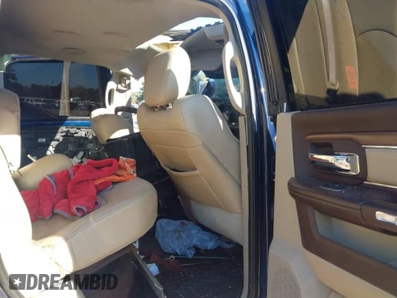 ✅ 2013 Ram 2500 Laramie • VIN: 3C6UR5FL2DG584612 • Lot: 41007044. Wystawiony na IAAI z przebiegiem Nie podano. Bezpłatny archiwum sprzedaży aukcyjnych z USA i szczegółowy raport historii pojazdu na DreamBid. Zdjęcie 8.