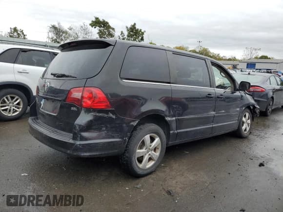 ✅ 2010 Volkswagen Routan SEL • VIN: 2V4RW5DX3AR435196 • Лот: 85744795. Опубликован ранее на Copart с пробегом Не указан. Бесплатный доступ к архиву аукционных продаж из США и подробный отчёт об истории автомобиля на DreamBid. Изображение 3.