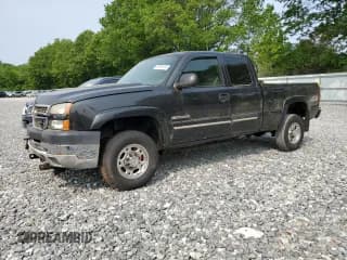 ✅ 2005 Chevrolet Silverado 2500HD LS • VIN: 1GCHK29U05E240447 • Lot: 59191515. Wystawiony na Copart z przebiegiem 127 076 mil. Bezpłatny archiwum sprzedaży aukcyjnych z USA i szczegółowy raport historii pojazdu na DreamBid. Zdjęcie 1.