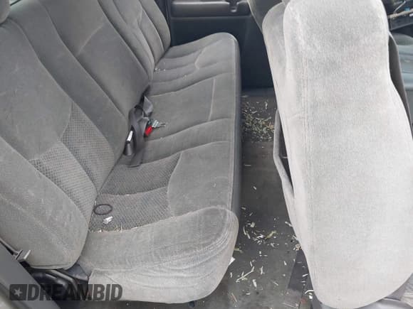 ✅ 2003 Chevrolet Silverado 1500 LS • VIN: 2GCEK19V931183363 • Lot: 43449090. Listed on IAAI with 210,872 mi. Free auction sales archive from the USA and detailed vehicle history report at DreamBid. Image 8.