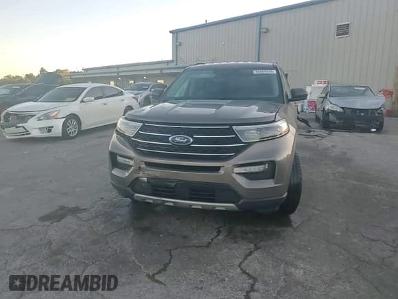 ✅ 2021 Ford Explorer XLT • VIN: 1FMSK7DHXMGA21376 • Lot: 85565535. Wystawiony na Copart z przebiegiem 94 118 mil. Bezpłatny archiwum sprzedaży aukcyjnych z USA i szczegółowy raport historii pojazdu na DreamBid. Zdjęcie 15.