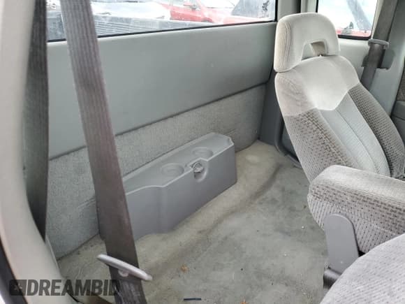 ✅ 1997 GMC Sonoma SLS • VIN: 1GTCS19X2V8516379 • Lot: 84080794. Wystawiony na Copart z przebiegiem 257 607 mil. Bezpłatny archiwum sprzedaży aukcyjnych z USA i szczegółowy raport historii pojazdu na DreamBid. Zdjęcie 10.