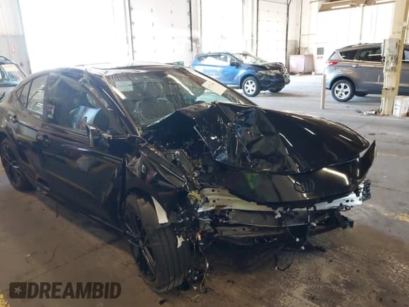 ✅ 2025 Toyota Camry LE • VIN: 4T1DBADK0SU030846 • Lot: 43271099. Listed on IAAI with 642 mi. Free auction sales archive from the USA and detailed vehicle history report at DreamBid. Image 6.