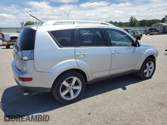 ✅ 2007 Mitsubishi Outlander XLS • VIN: JA4MS41X87U005653 • Lot: 66990605. Listed on Copart with 236,939 mi. Free auction sales archive from the USA and detailed vehicle history report at DreamBid. Image 3.