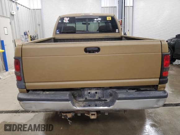 ✅ 2002 Dodge 2500 • VIN: 3B7KF23Z72M289956 • Лот: 68518155. Опубликован ранее на Copart с пробегом 258 814 миль. Бесплатный доступ к архиву аукционных продаж из США и подробный отчёт об истории автомобиля на DreamBid. Изображение 6.