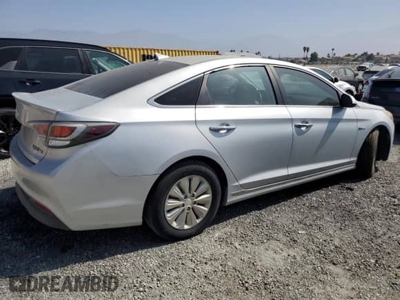 2017 Hyundai Sonata SE with VIN KMHE24L33HA063138, listed as a Copart auction lot 69301605 with 100,956 mi miles and Clean title. Bid and sale history available at DreamBid. Image 3.