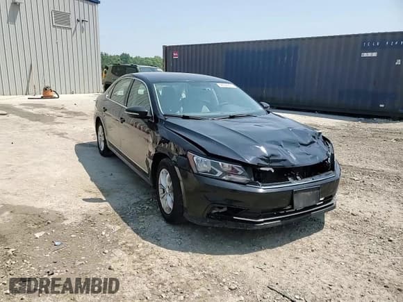 ✅ 2017 Volkswagen Passat S • VIN: 1VWAT7A38HC014720 • Лот: 58744235. Опубликован ранее на Copart с пробегом 273 593 миль. Бесплатный доступ к архиву аукционных продаж из США и подробный отчёт об истории автомобиля на DreamBid. Изображение 13.