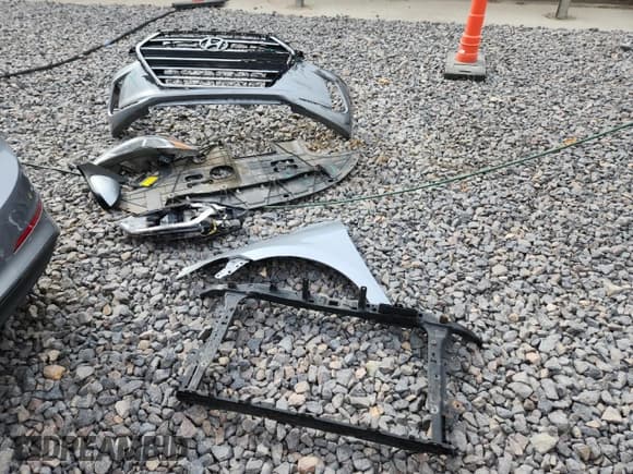 ✅ 2017 Hyundai Elantra SE • VIN: 5NPD84LF6HH091890 • Lot: 86699125. Listed on Copart with 108,769 mi. Free auction sales archive from the USA and detailed vehicle history report at DreamBid. Image 12.