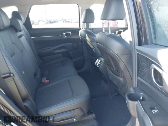 ✅ 2021 Kia Sorento S • VIN: 5XYRLDLC7MG021066 • Lot: 43584940. Listed on IAAI with 98,970 mi. Free auction sales archive from the USA and detailed vehicle history report at DreamBid. Image 8.