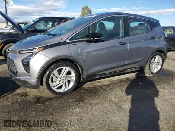 ✅ 2023 Chevrolet Bolt EV 1LT • VIN: 1G1FW6S01P4192498 • Lot: 87550365. Wystawiony na Copart z przebiegiem 23 644 mil. Bezpłatny archiwum sprzedaży aukcyjnych z USA i szczegółowy raport historii pojazdu na DreamBid. Zdjęcie 1.