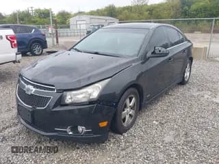 ✅ 2014 Chevrolet Cruze 1LT • VIN: 1G1PC5SB0E7253389 • Lot: 43399709. Wystawiony na IAAI z przebiegiem 159 839 mil. Bezpłatny archiwum sprzedaży aukcyjnych z USA i szczegółowy raport historii pojazdu na DreamBid. Zdjęcie 2.