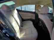 2018 Hyundai Elantra Value Edition z VIN KMHD84LF8JU491974, wystawiony jako Copart lot #82008735 z przebiegiem 122 311 mil mil oraz Szkoda całkowita • Salvage title. Historia ofert i sprzedaży dostępna na DreamBid. Obrazek 10.