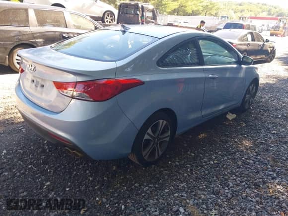 2013 Hyundai Elantra GS z VIN KMHDH6AE2DU009168, wystawiony jako IAAI lot #43139985 z przebiegiem 83 877 mil mil oraz . Historia ofert i sprzedaży dostępna na DreamBid. Obrazek 4.