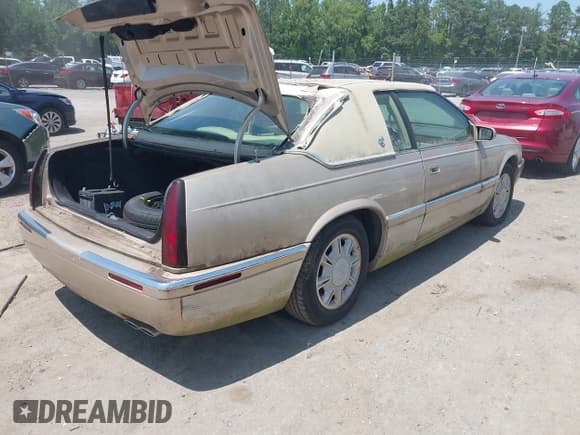 ✅ 1995 Cadillac Eldorado • VIN: 1G6EL12Y5SU608679 • Lot: 42569443. Wystawiony na IAAI z przebiegiem Nie podano. Bezpłatny archiwum sprzedaży aukcyjnych z USA i szczegółowy raport historii pojazdu na DreamBid. Zdjęcie 4.