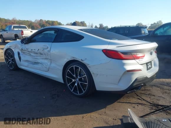 ✅ 2024 BMW 8 Series 840i • VIN: WBAAE4C05RCR08896 • Lot: 43613152. Listed on IAAI with 2,999 mi. Free auction sales archive from the USA and detailed vehicle history report at DreamBid. Image 3.