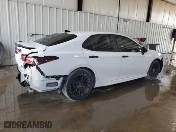 2021 Toyota Camry SE с VIN 4T1G11BKXMU041651, выставлен на аукционе Copart как лот 68313795 с пробегом 70 708 миль миль и Списание • Salvage title. История ставок и продаж доступна на DreamBid. Изображение 3.