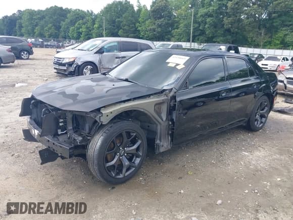 ✅ 2021 Chrysler 300 S • VIN: 2C3CCABG7MH640751 • Lot: 42458665. Listed on IAAI with 71,003 mi. Free auction sales archive from the USA and detailed vehicle history report at DreamBid. Image 6.