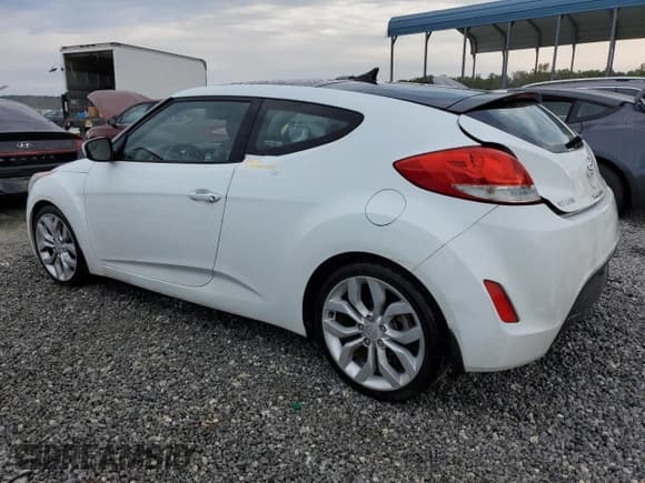 ✅ 2015 Hyundai Veloster • VIN: KMHTC6AD2FU233108 • Лот: 74511664. Опубликован ранее на Copart с пробегом 108 196 миль. Бесплатный доступ к архиву аукционных продаж из США и подробный отчёт об истории автомобиля на DreamBid. Изображение 2.