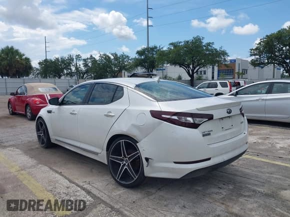 ✅ 2013 Kia Optima EX • VIN: KNAGM4AD8D5058603 • Lot: 42794645. Wystawiony na IAAI z przebiegiem 104 536 mil. Bezpłatny archiwum sprzedaży aukcyjnych z USA i szczegółowy raport historii pojazdu na DreamBid. Zdjęcie 6.