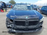 ✅ 2022 BMW 7 Series 750i xDrive • VIN: WBA7U2C00NCK89037 • Lot: 43061960. Wystawiony na IAAI z przebiegiem 30 841 mil. Bezpłatny archiwum sprzedaży aukcyjnych z USA i szczegółowy raport historii pojazdu na DreamBid. Zdjęcie 6.