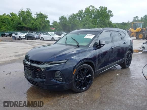 ✅ 2021 Chevrolet Blazer RS • VIN: 3GNKBKRS9MS528161 • Lot: 42301253. Wystawiony na IAAI z przebiegiem 15 951 mil. Bezpłatny archiwum sprzedaży aukcyjnych z USA i szczegółowy raport historii pojazdu na DreamBid. Zdjęcie 2.