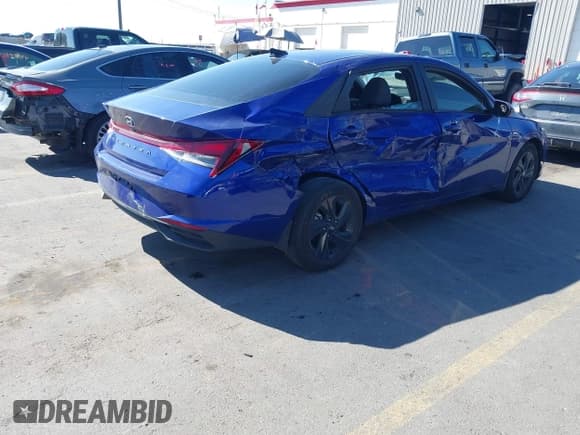✅ 2022 Hyundai Elantra SEL • VIN: KMHLM4AG6NU337708 • Lot: 43377026. Wystawiony na IAAI z przebiegiem 21 758 mil. Bezpłatny archiwum sprzedaży aukcyjnych z USA i szczegółowy raport historii pojazdu na DreamBid. Zdjęcie 4.