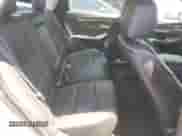 2019 Chevrolet Impala Premier z VIN 1G1105S35KU126237, wystawiony jako Copart lot #61374535 z przebiegiem 103 873 mil mil oraz Szkoda całkowita • Salvage title. Historia ofert i sprzedaży dostępna na DreamBid. Obrazek 10.